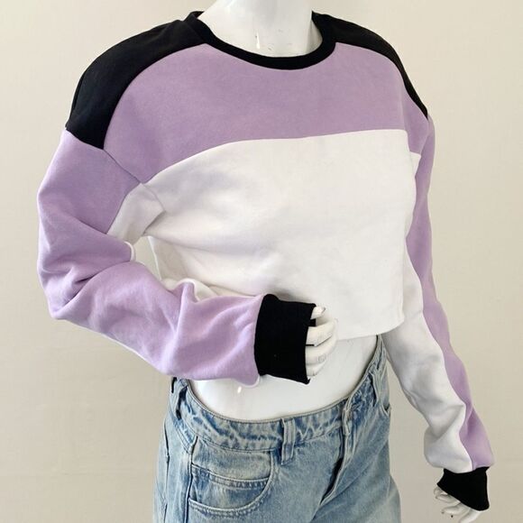 Dolls Kill Poster Grl Lavender Black & White Colorblock Cropped Sweatshirt - Picture 4 of 5